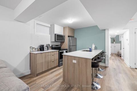 Photo 24 at 447 Lansdowne Avenue, Dufferin Grove, Toronto