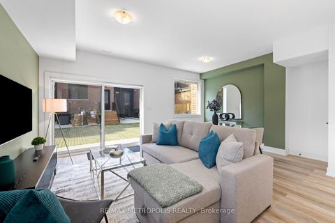 Photo 30 at 447 Lansdowne Avenue, Dufferin Grove, Toronto