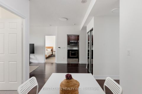 Photo 10 at 2208 - 35 Balmuto Street, Bay Street Corridor, Toronto