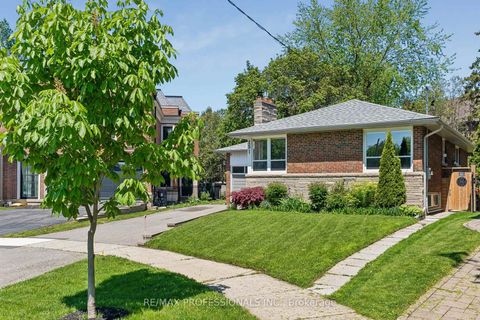 Photo 1 at 151 Perry Crescent, Rosethorn, Toronto