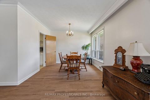 Photo 12 at 151 Perry Crescent, Rosethorn, Toronto
