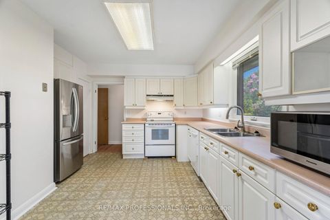 Photo 15 at 151 Perry Crescent, Rosethorn, Toronto