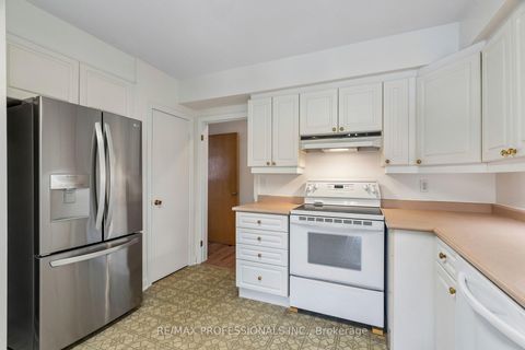 Photo 17 at 151 Perry Crescent, Rosethorn, Toronto