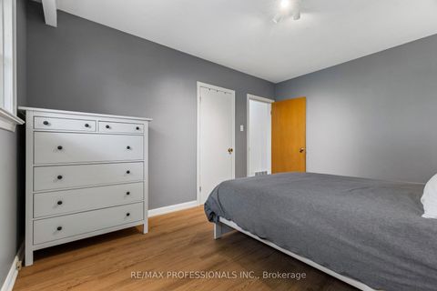 Photo 23 at 151 Perry Crescent, Rosethorn, Toronto