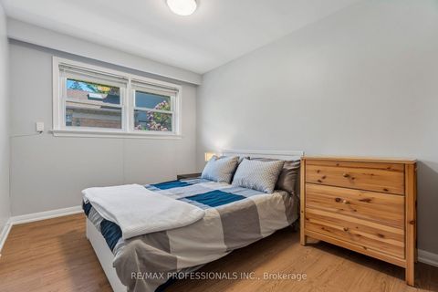 Photo 24 at 151 Perry Crescent, Rosethorn, Toronto