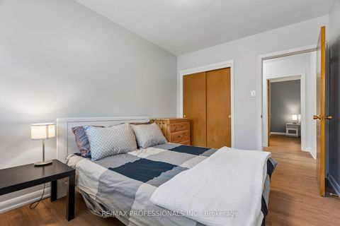 Photo 25 at 151 Perry Crescent, Rosethorn, Toronto