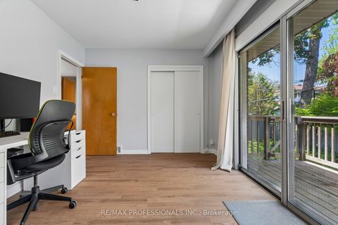 Photo 27 at 151 Perry Crescent, Rosethorn, Toronto