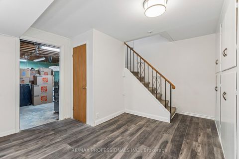 Photo 30 at 151 Perry Crescent, Rosethorn, Toronto