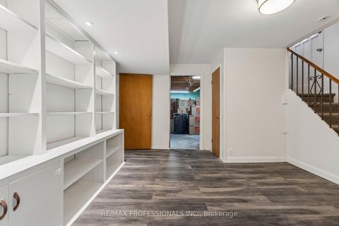 Photo 31 at 151 Perry Crescent, Rosethorn, Toronto