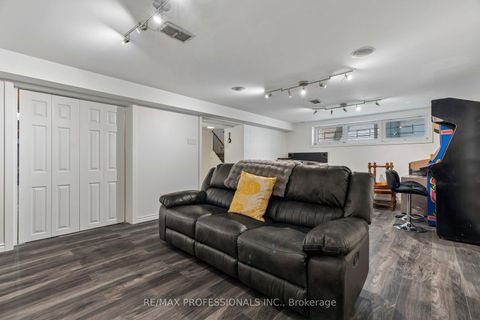 Photo 36 at 151 Perry Crescent, Rosethorn, Toronto