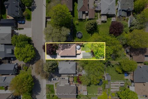 Photo 33 at 10 Iris Road, Long Branch, Toronto