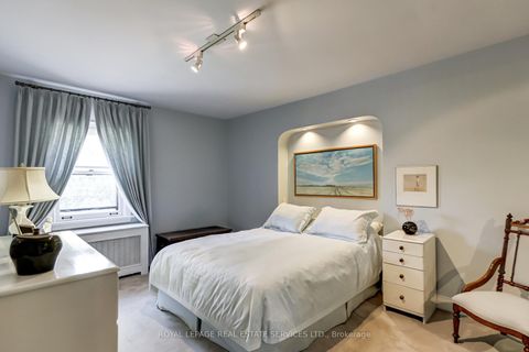 Photo 13 at 24 Tanager Avenue, Leaside, Toronto