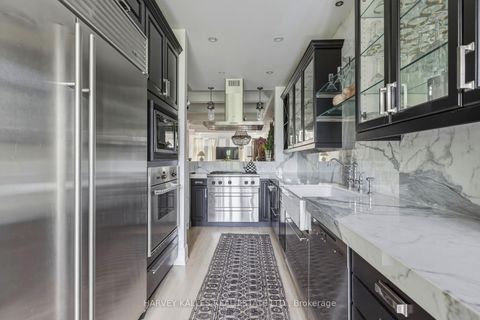 Photo 3 at 21 - 260 Russell Hill Road, Casa Loma, Toronto