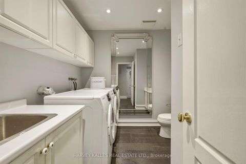 Photo 19 at 21 - 260 Russell Hill Road, Casa Loma, Toronto