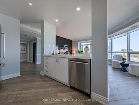 Photo 11 at 604 - 33 ELLEN Street, Lakeshore, Barrie