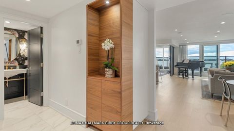 Photo 11 at 613 - 99 Harbour Square, Waterfront Communities C1, Toronto