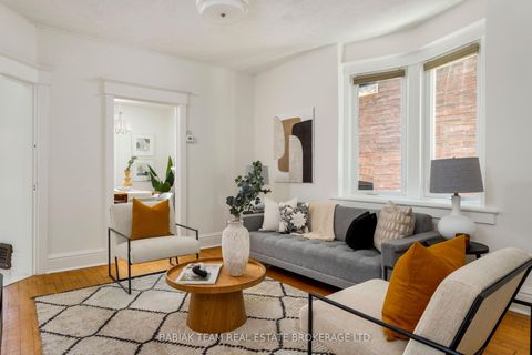 Photo 7 at 82 Howard Park Avenue, Swansea, Toronto