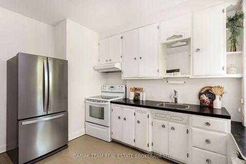 Photo 14 at 82 Howard Park Avenue, Swansea, Toronto