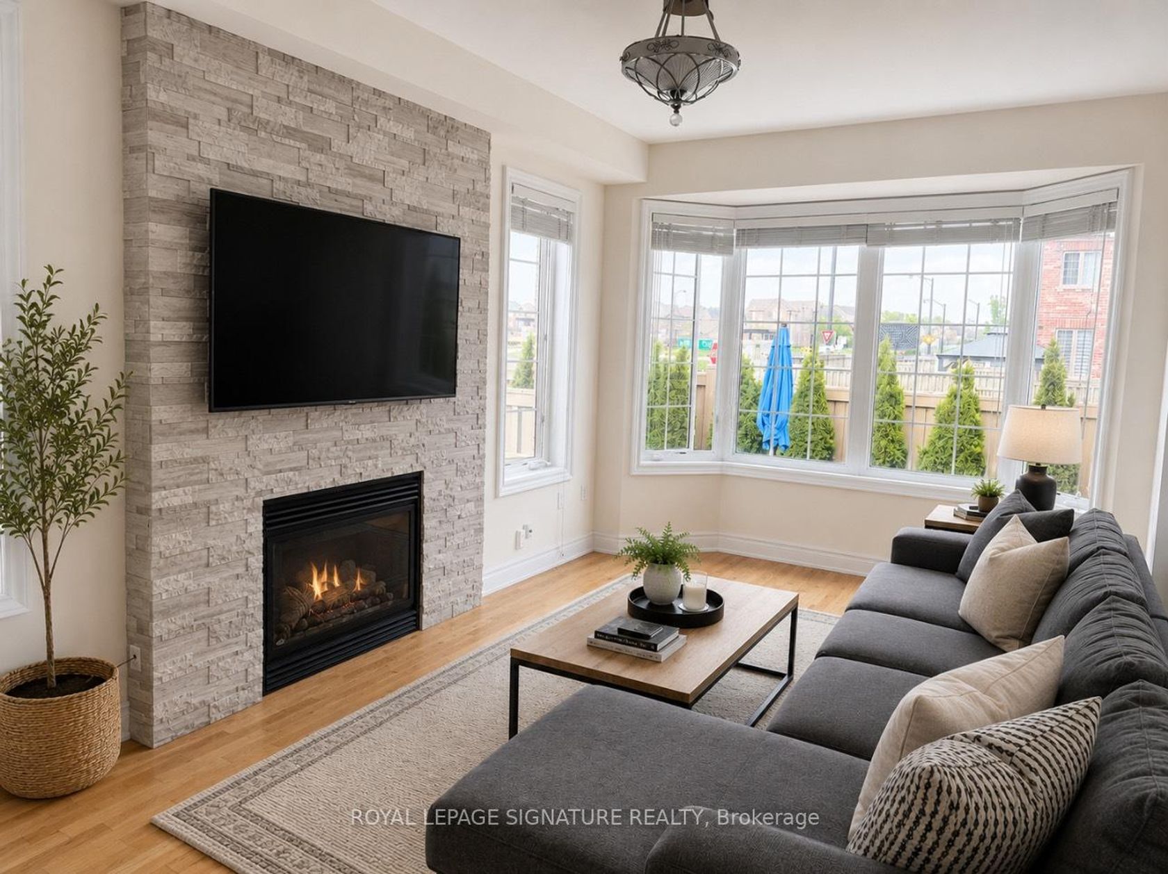 45 Pelham Drive, Kleinburg, Vaughan photo number 2