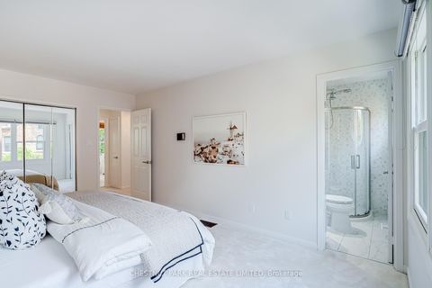 Photo 16 at 9 - 41 Spruce Street, South St. James Town, Toronto