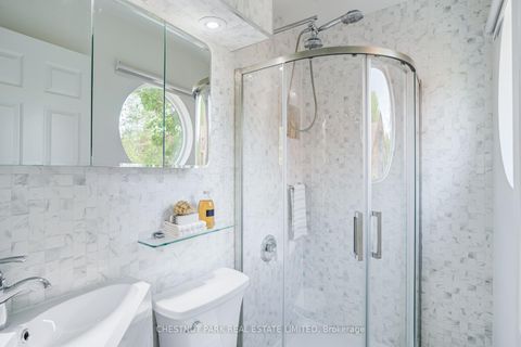 Photo 17 at 9 - 41 Spruce Street, South St. James Town, Toronto
