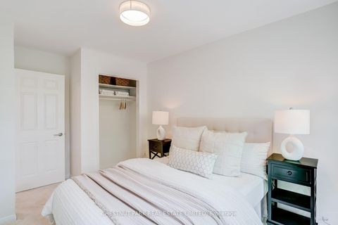 Photo 20 at 9 - 41 Spruce Street, South St. James Town, Toronto