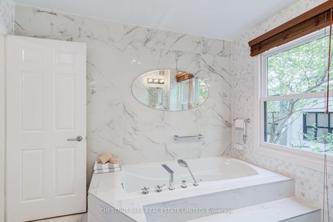 Photo 24 at 9 - 41 Spruce Street, South St. James Town, Toronto