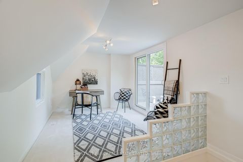 Photo 26 at 9 - 41 Spruce Street, South St. James Town, Toronto