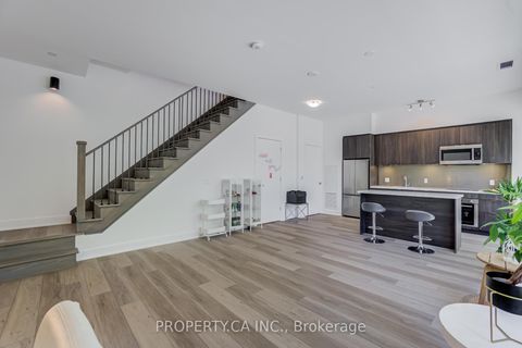 Photo 1 at 102 - 2 Teagarden Court N, Willowdale East, Toronto