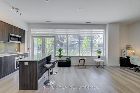 Photo 4 at 102 - 2 Teagarden Court N, Willowdale East, Toronto