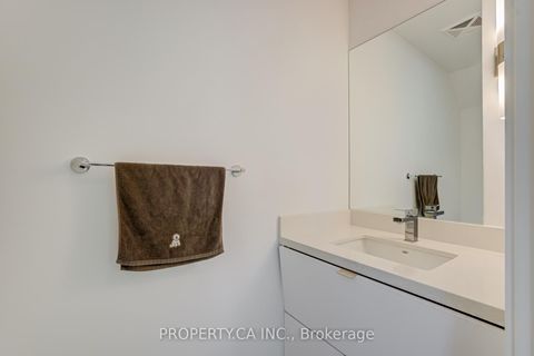 Photo 8 at 102 - 2 Teagarden Court N, Willowdale East, Toronto