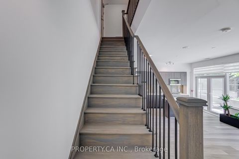 Photo 10 at 102 - 2 Teagarden Court N, Willowdale East, Toronto