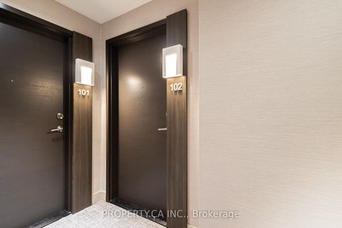 Photo 11 at 102 - 2 Teagarden Court N, Willowdale East, Toronto