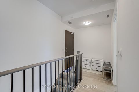 Photo 13 at 102 - 2 Teagarden Court N, Willowdale East, Toronto