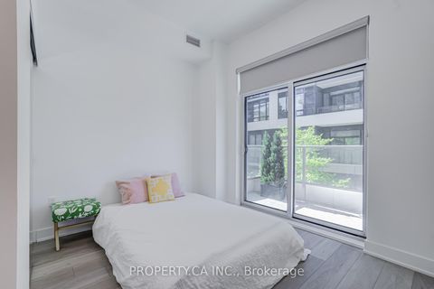 Photo 15 at 102 - 2 Teagarden Court N, Willowdale East, Toronto