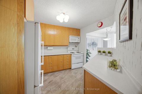 Photo 16 at 201 - 15 Vicora Linkway, Flemingdon Park, Toronto