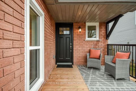 Photo 2 at 20 Hadden Crescent, Cundles East, Barrie