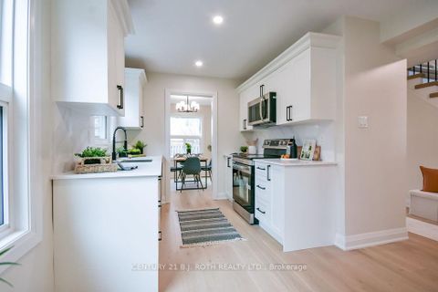 Photo 11 at 20 Hadden Crescent, Cundles East, Barrie