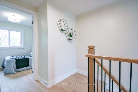 Photo 18 at 20 Hadden Crescent, Cundles East, Barrie