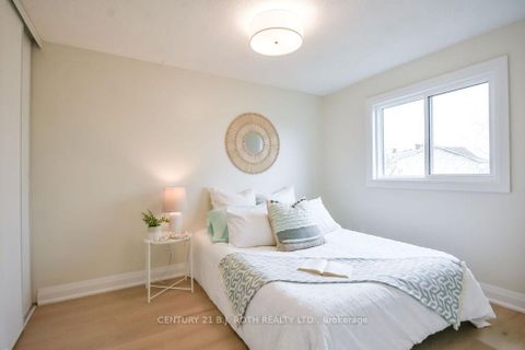 Photo 22 at 20 Hadden Crescent, Cundles East, Barrie