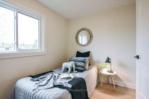 Photo 24 at 20 Hadden Crescent, Cundles East, Barrie