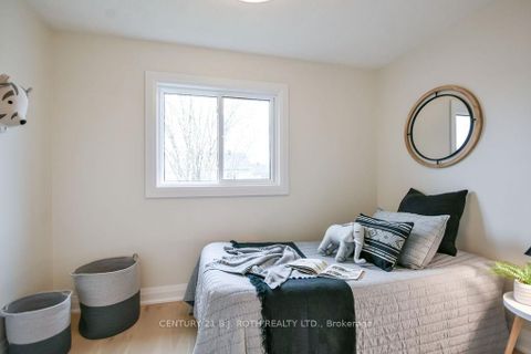 Photo 25 at 20 Hadden Crescent, Cundles East, Barrie
