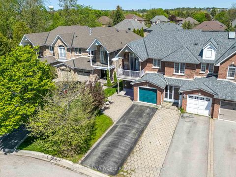 Photo 1 at 26 Cape Breton Court, Oak Ridges Lake Wilcox, Richmond Hill