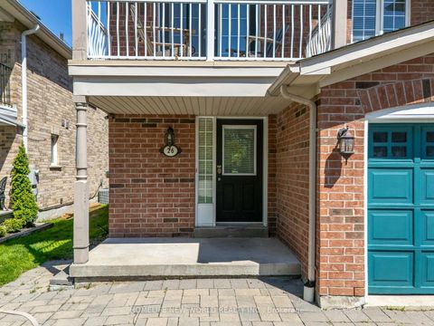 Photo 3 at 26 Cape Breton Court, Oak Ridges Lake Wilcox, Richmond Hill