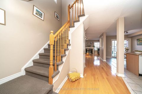 Photo 6 at 26 Cape Breton Court, Oak Ridges Lake Wilcox, Richmond Hill