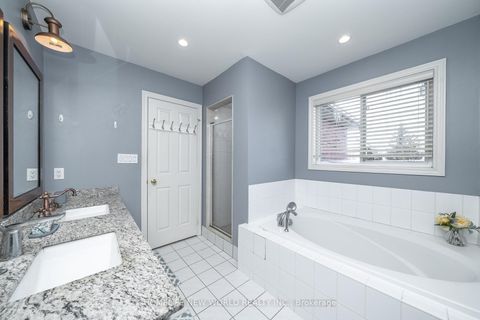 Photo 23 at 26 Cape Breton Court, Oak Ridges Lake Wilcox, Richmond Hill