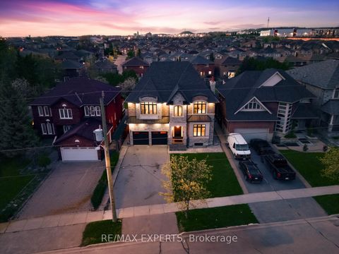 Photo 1 at 38 Railway Street, Maple, Vaughan