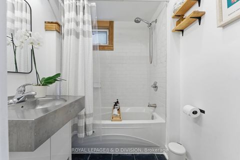 Photo 23 at 41 Noble Street, Roncesvalles, Toronto