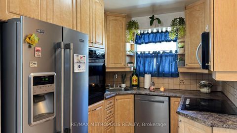 Photo 18 at 291 Kennedy Road E, Cliffside, Toronto