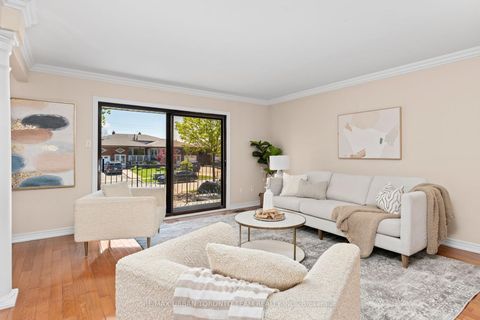 Photo 3 at 82 Button Road, West Woodbridge, Vaughan